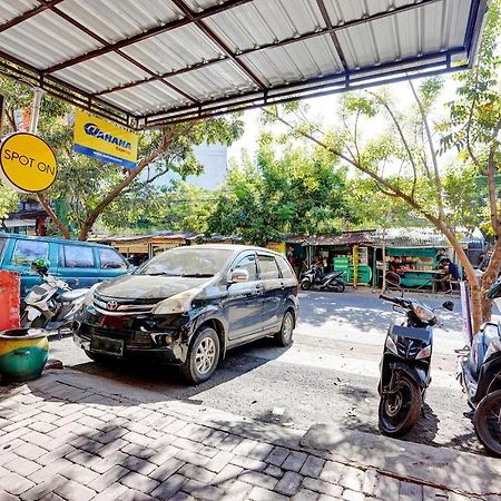 Spot On 90148 Gosepa Mayjend Sungkono Surabaya Exterior foto